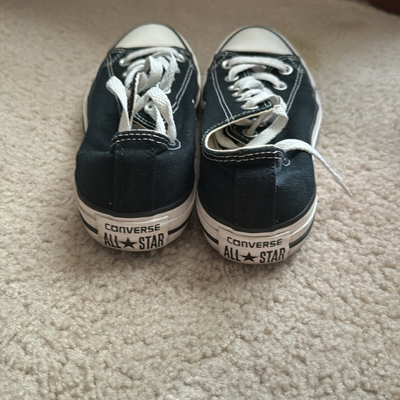 Size 7 women black converse in great condition only worn like couple times - Picture 5 of 6